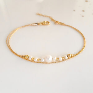 Pearl gold layered bracelet dainty